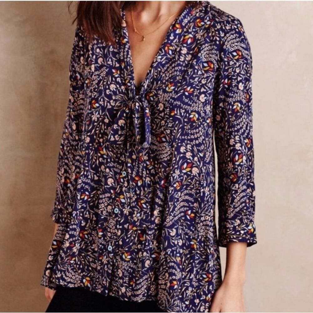 Anthropologie Maeve  Floral Tie Neck Button Up Swing Hi Low Blouse Size S
